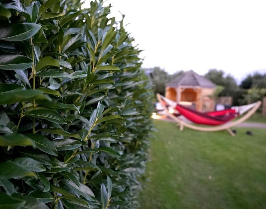 Romantic Retreat - Luxury Shepherds Hut + Hot Tub! Camborne Bagian luar foto
