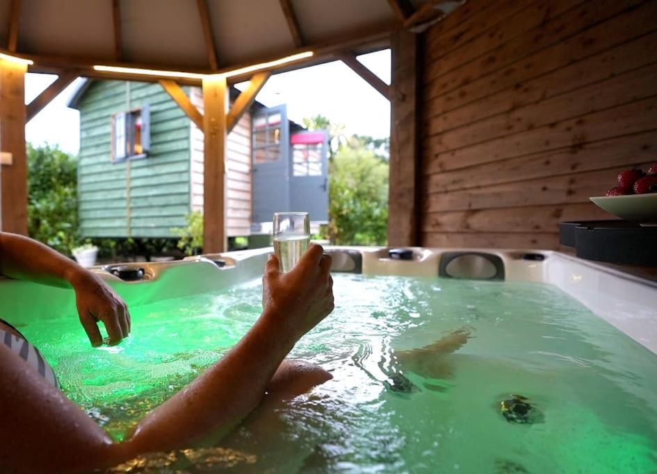 Romantic Retreat - Luxury Shepherds Hut + Hot Tub! Camborne Bagian luar foto