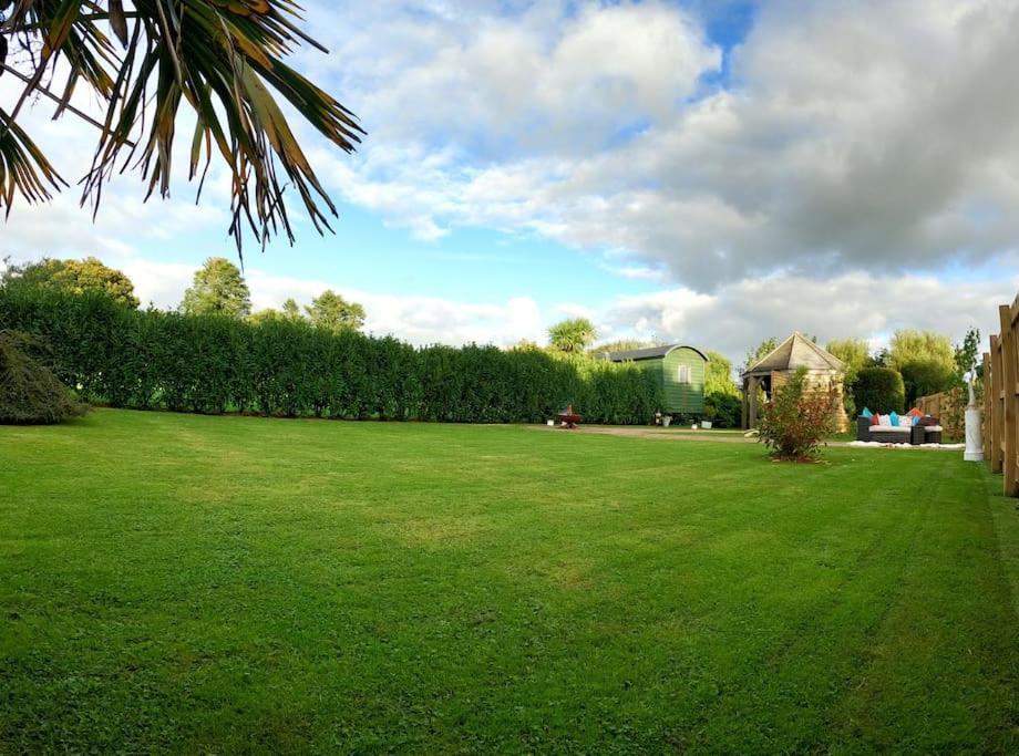 Romantic Retreat - Luxury Shepherds Hut + Hot Tub! Camborne Bagian luar foto