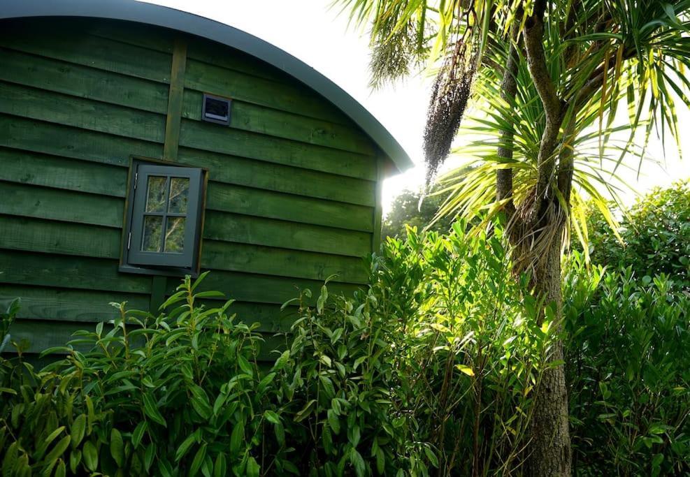 Romantic Retreat - Luxury Shepherds Hut + Hot Tub! Camborne Bagian luar foto